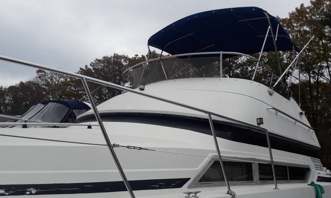 Fox Point Boat Rental | Waterfront 30´ Carver/Yatch rental Providence RI