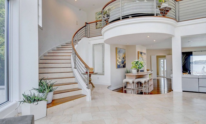 Northeast Virginia Beach Villa | Waterfront 5BR Luxury Retreat w/Pool,Chef’s Kitchen–Sleeps 14 in Virginia Beach