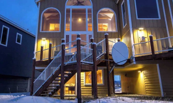 Homer House | Waterfront at your door at the end of Homer Spit