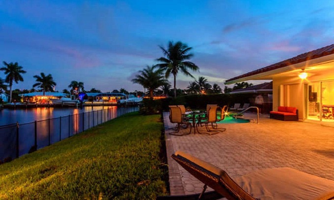 Garden Isles House | Waterfront - Beach, Heated Pool, Hot Tub, Kayak and SUP's