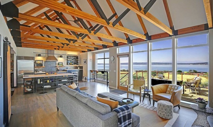 Camano Island House | Waterfront Beach House 4BD|Hot Tub|Outdoor Shower
