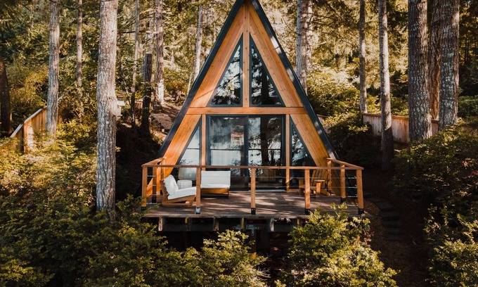 Olympia Cottage | Waterfront Bella Vista A-Frame | Pets Welcomed - Your Dream Retreat