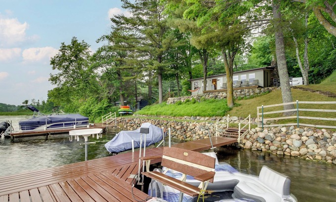 Aitkin Cabin | Waterfront Big Pine Lake Cabin w/ Kayaks!