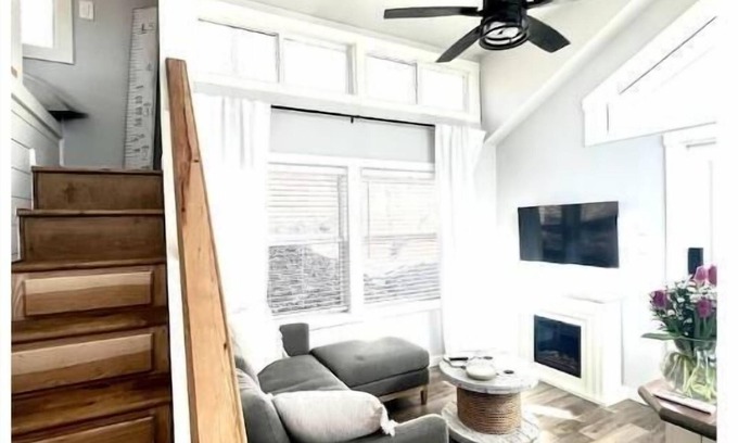 Grant House | Waterfront Boat Ramp Getaway