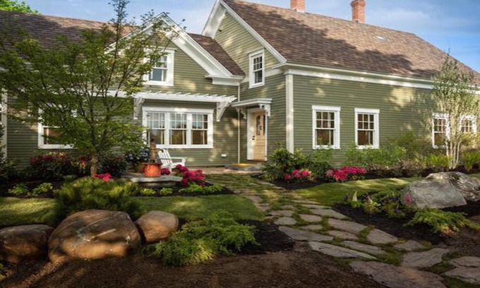 Waldoboro House | Waterfront, Breathtaking Views, Patio Fireplace, Chefs Kitchen, HGTV remodel