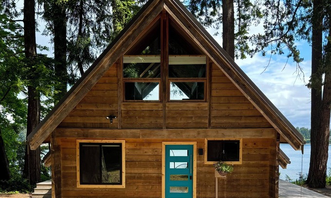 Vashon Island Cabin | Waterfront Burton Loop - The Very Best Of Vashon, cozy cabin with a harbor view.