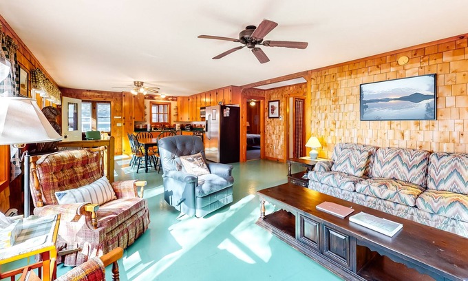 Greenville Cabin | Waterfront cabin w/outdoor firepit, dock, and lake views - dogs welcome