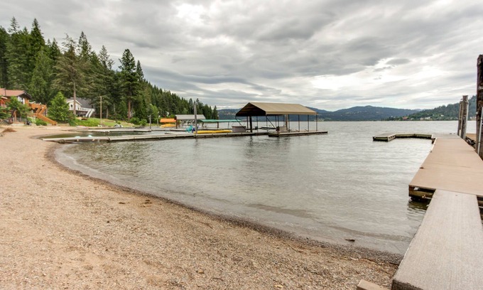 Worley Cabin | Waterfront cabin with large deck, fishing dock, & private beach