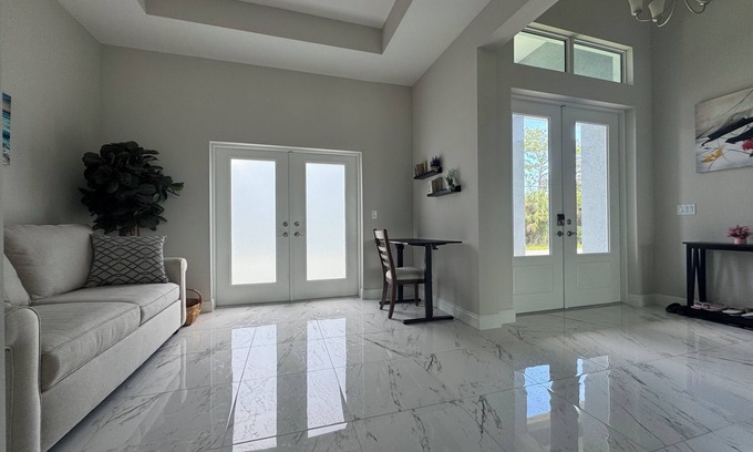Port Charlotte House | Waterfront Canal House - Port Charlotte with AC and Pool