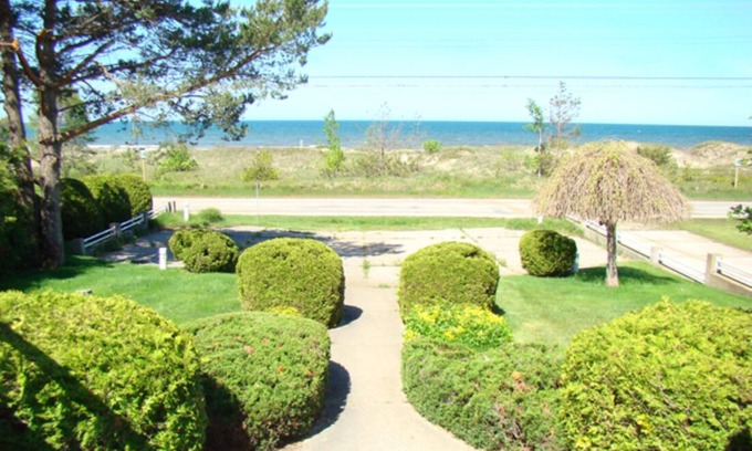 Sauble Beach Cottage | WATERFRONT! Charming Beach Front Cottage