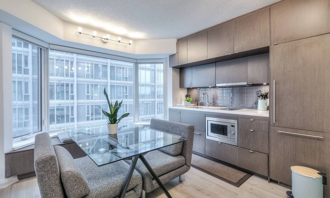 Deer Park Apartment | Waterfront Clair Avenue Suites