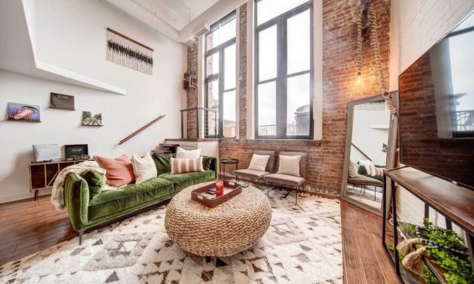Downtown Cleveland Apartment | Waterfront Cleveland Apt ~ 1 Mi to Downtown
