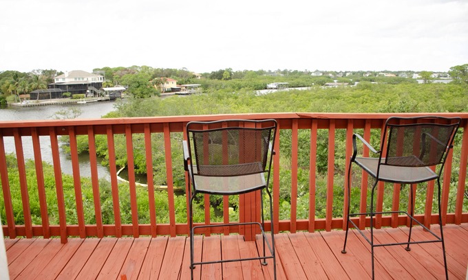 Ozona Condo | Waterfront condo, kayak launch, 1 block from bike trail, walk to Local dining.