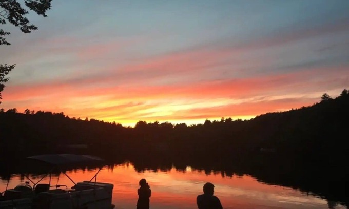 Weare Cottage | Waterfront cottage on Lake Horace!