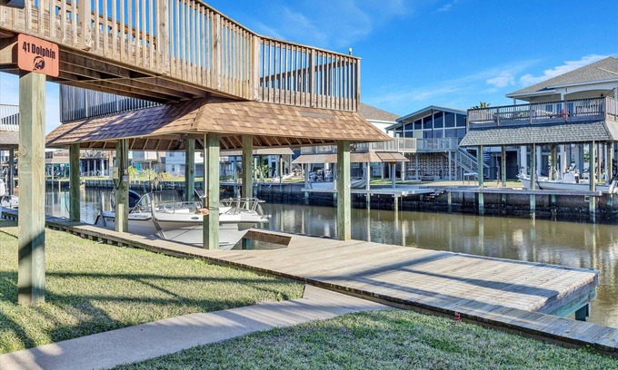 Bayou Vista House | Waterfront cottage in Bayou Vista. 30 day stay