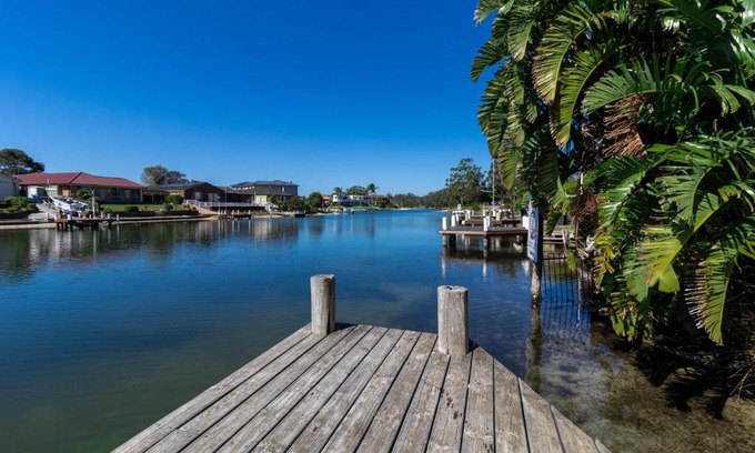 Sussex Inlet House | Waterfront Delight on Cater