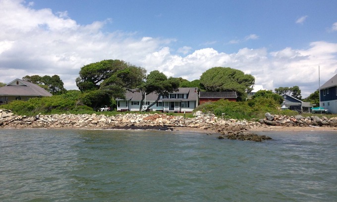 Harkers Island House | Waterfront! Enjoy Fishing Cape Lookout & Shackleford Banks- Pet Friendly