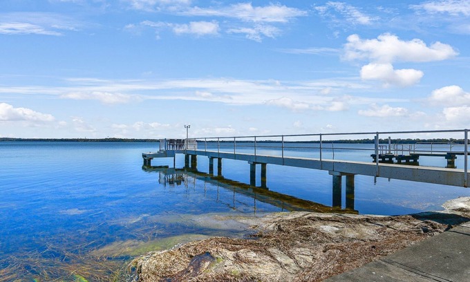 Toukley House | Waterfront Entertainers Haven