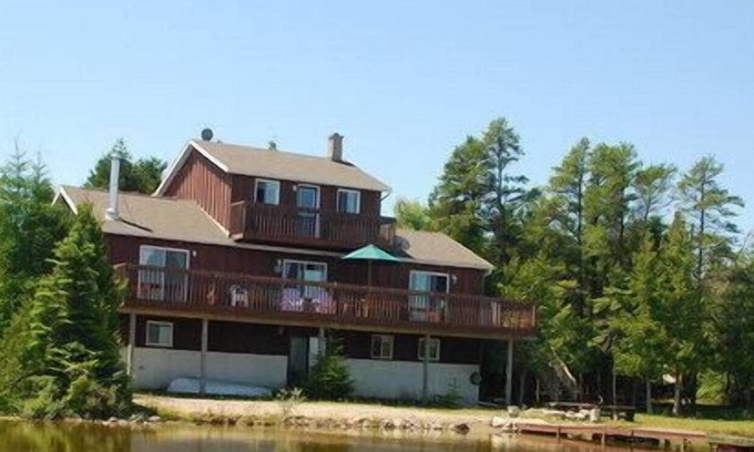 Northern Bruce Peninsula Cottage | Waterfront Executive Cottage - Bruce Peninsula