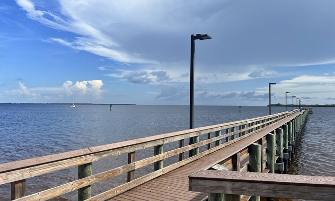 Edgewater House | Waterfront Family Getaway/Work Retreat with Pool and Dock - Relaxing and Quiet!