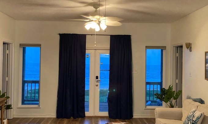 Cameron Parish House | Waterfront Family Beach House Escape