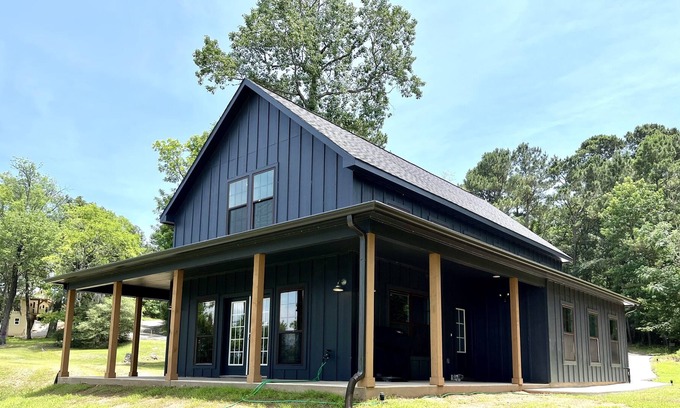Oakhurst House | Waterfront Farmhouse Getaway. *Newly built