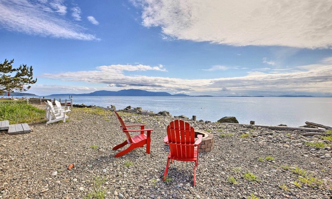 Ferndale House | Waterfront Ferndale Home: Deck + Beach Access
