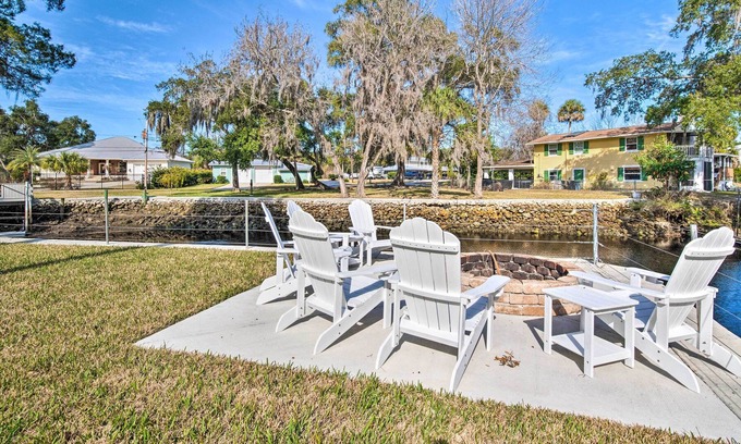 Inglis House | Waterfront Florida Vacation Rental w/ Dock!