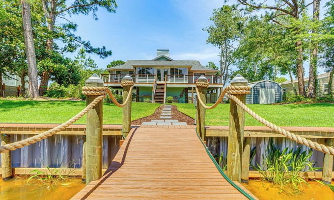 Florida Panhandle House | Waterfront Florida Vacation Rental w/Boat Dock