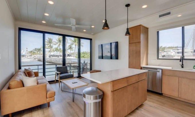 Key West Boat Rental | Waterfront & Heated Pool - Awai's Floating Villa