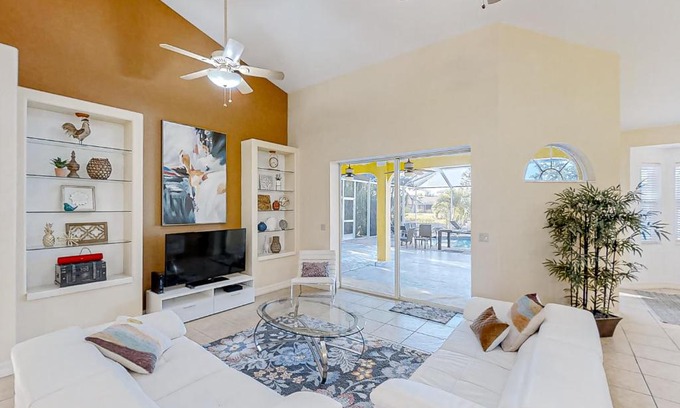 Cape Coral House | Waterfront Hideaway