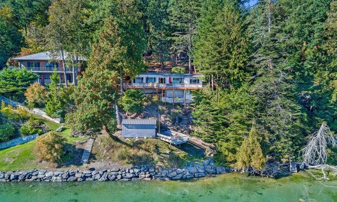 Roche Harbor House | Waterfront Home! Beach! Near Roche Harbor! (wbct)