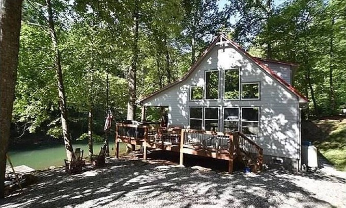 Bryson City House | Waterfront Home, Hot Tub, Gas Fireplace, Fire Pit, WiFi, Family & Dog-Friendly