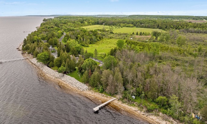 Idlewild Cottage | Waterfront Home in Sturgeon Bay, Door County
