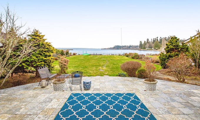 Kingston House | Waterfront home on Puget Sound with hot tub, grill, kayaks, & sunrise view