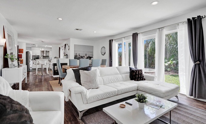 Coral Ridge Isles House | Waterfront Home Heated Pool BBQ Parking!