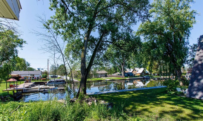 Sturgeon Bay Cabin | **Waterfront Home**