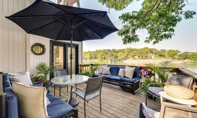 Vinita House | Waterfront Home w/Dock in South Grand Lake!