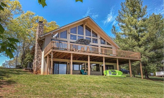 Smith Mountain Lake House | Waterfront home with deep water, skiing/tubing coves, firepit, pool table, SUP