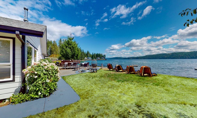 Hoodsport House | Waterfront home with 3 kayaks, pebbly beach & amazing Hood Canal view