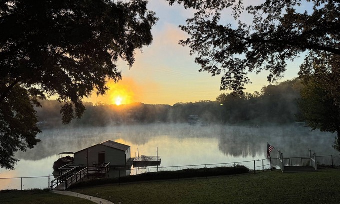 Troutman House | *Waterfront House on Lake Norman, Pool & Private Dock, Sleeps 12*