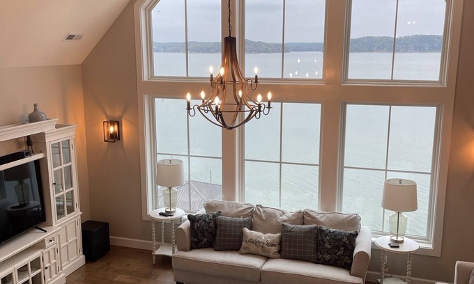 New Concord House | Waterfront house on Kentucky Lake w/private dock