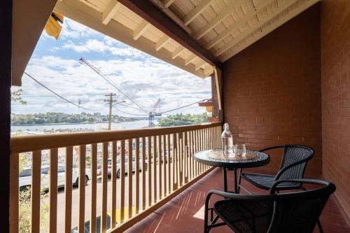 Millers Point Apartment | Waterfront - KING Bed Suite @ Rocks Sydney #10A