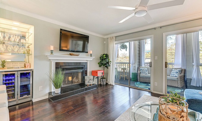 Mount Mourne Condo | Waterfront Lake Norman Retreat w/Pool Access!