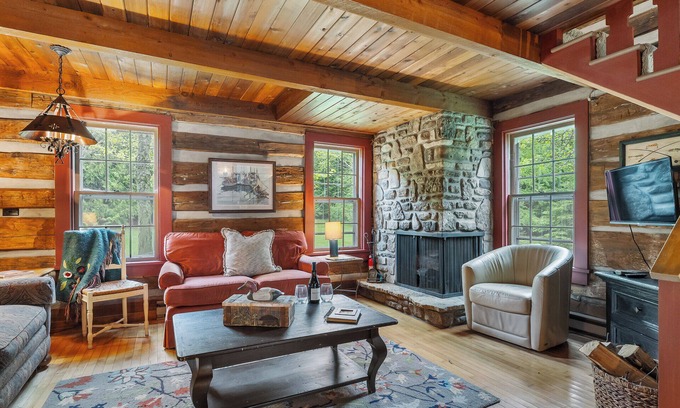Baileys Harbor Cabin | Waterfront Log Cabin on Kangaroo Lake, Dog Friendly