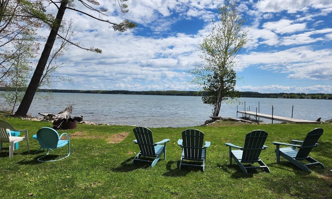 Williamsburg House | Waterfront log home on Elk Lake with dock and mooring, window A/C. Pet ok.
