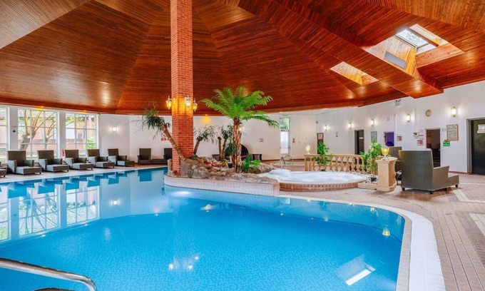 Ipswich Hotel | Waterfront Luxury Stay with Indoor Pool, Spa and Steam Room Access