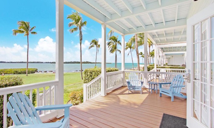 Florida Keys House | Waterfront luxury Villa 54 with sunset views and boat slip townhouse