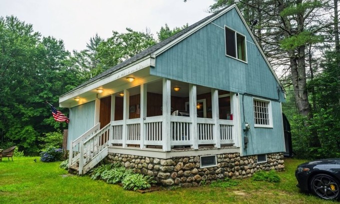 South Casco Cabin | Waterfront Maine cottage! Next to Sebago Lake State Park!