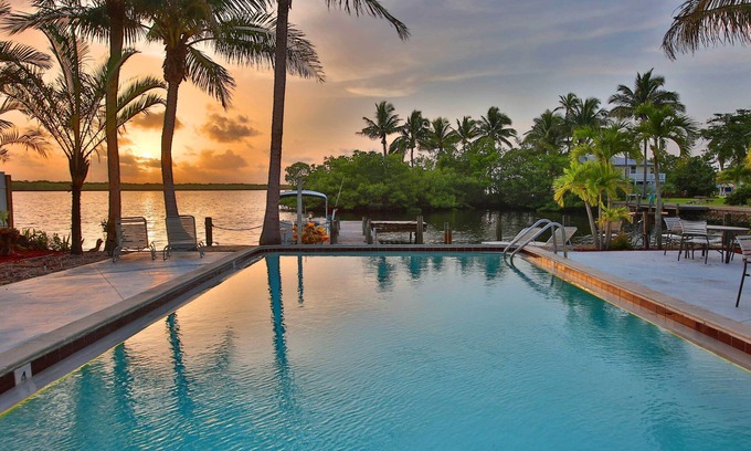 Matlacha Condo | Waterfront Matlacha Condo w/Patio + Pool Access!
